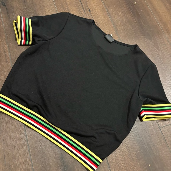 WINDSOR BLACK CROP TOP WITH COLORED STRIPE DETAILS - Picture 16 of 16